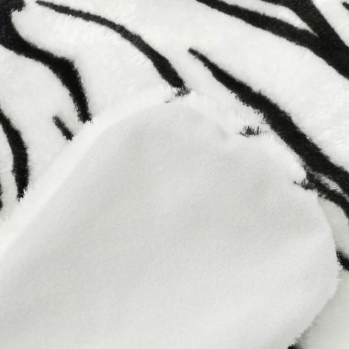Plišasta preproga tiger 144 cm bele barve