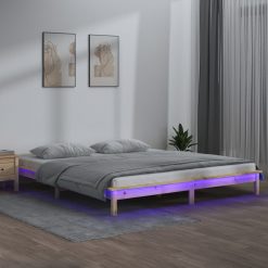LED posteljni okvir 120x200 cm trden les