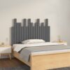 Stensko posteljno vzglavje sivo 108x3x80 cm trdna borovina
